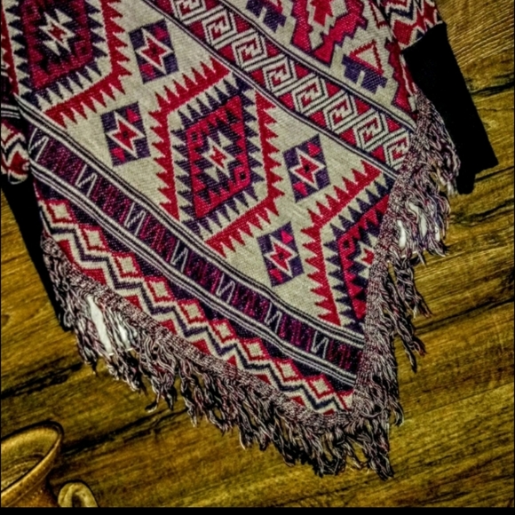 Say What Top Size S Aztec Waterfall Dolman NWOT - Picture 7 of 11